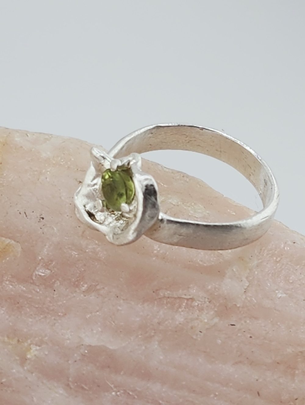 PERIDOT CRYSTAL ORGANIC RING HANDMADE IN STERLING SILVER SIZE 7 - Picture 13 of 13